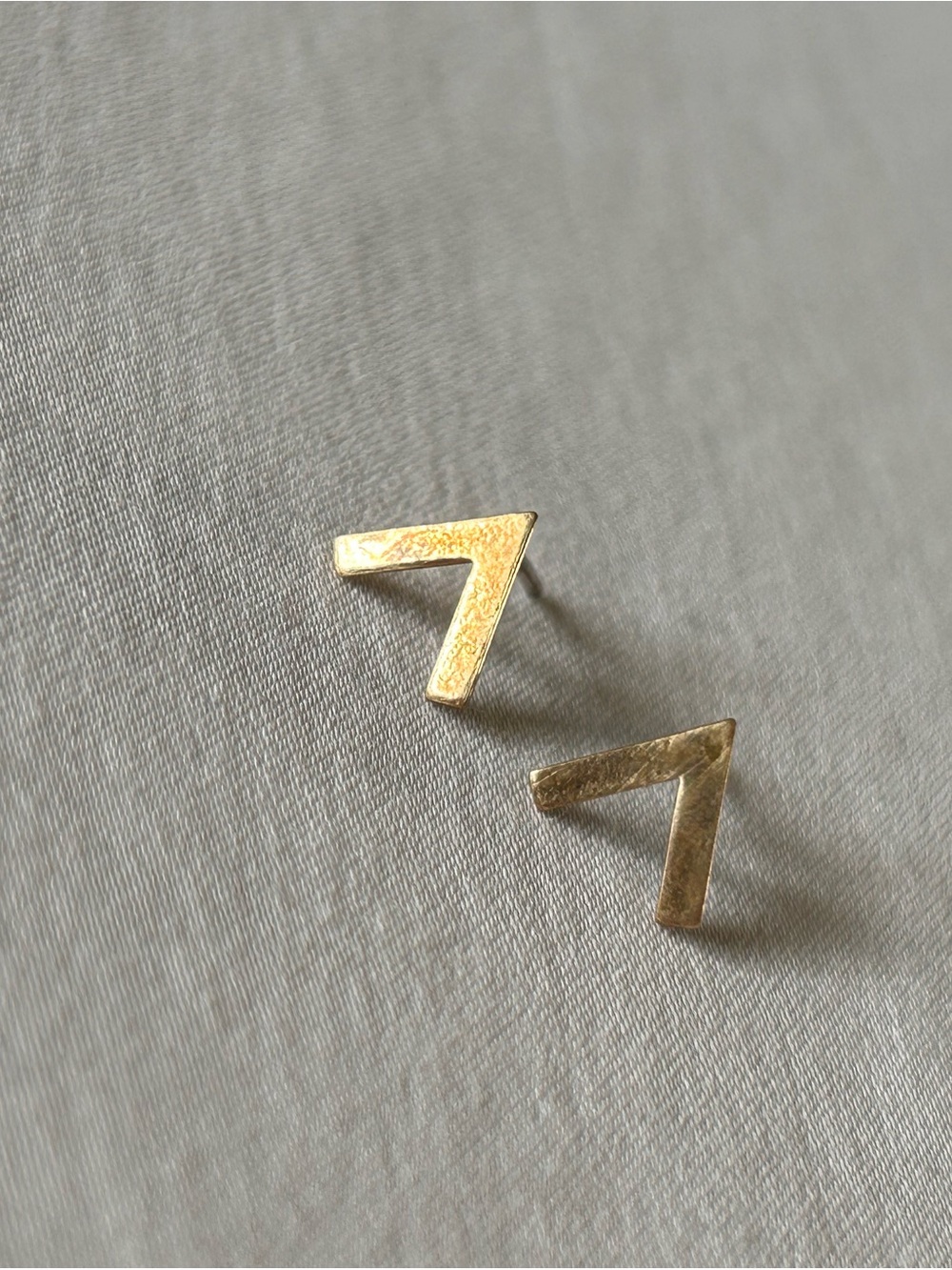 Gold Tone Chevron Stud Earrings Minimalist V Arrow Geometric Studs